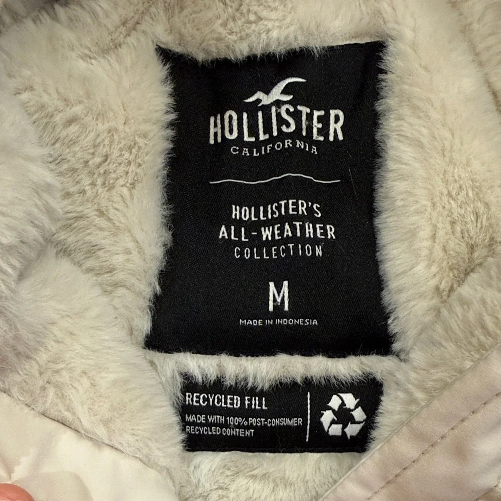 Hollister Cream Bomber Jacket with Faux Fur Hood Sz M - Picture 2 of 16